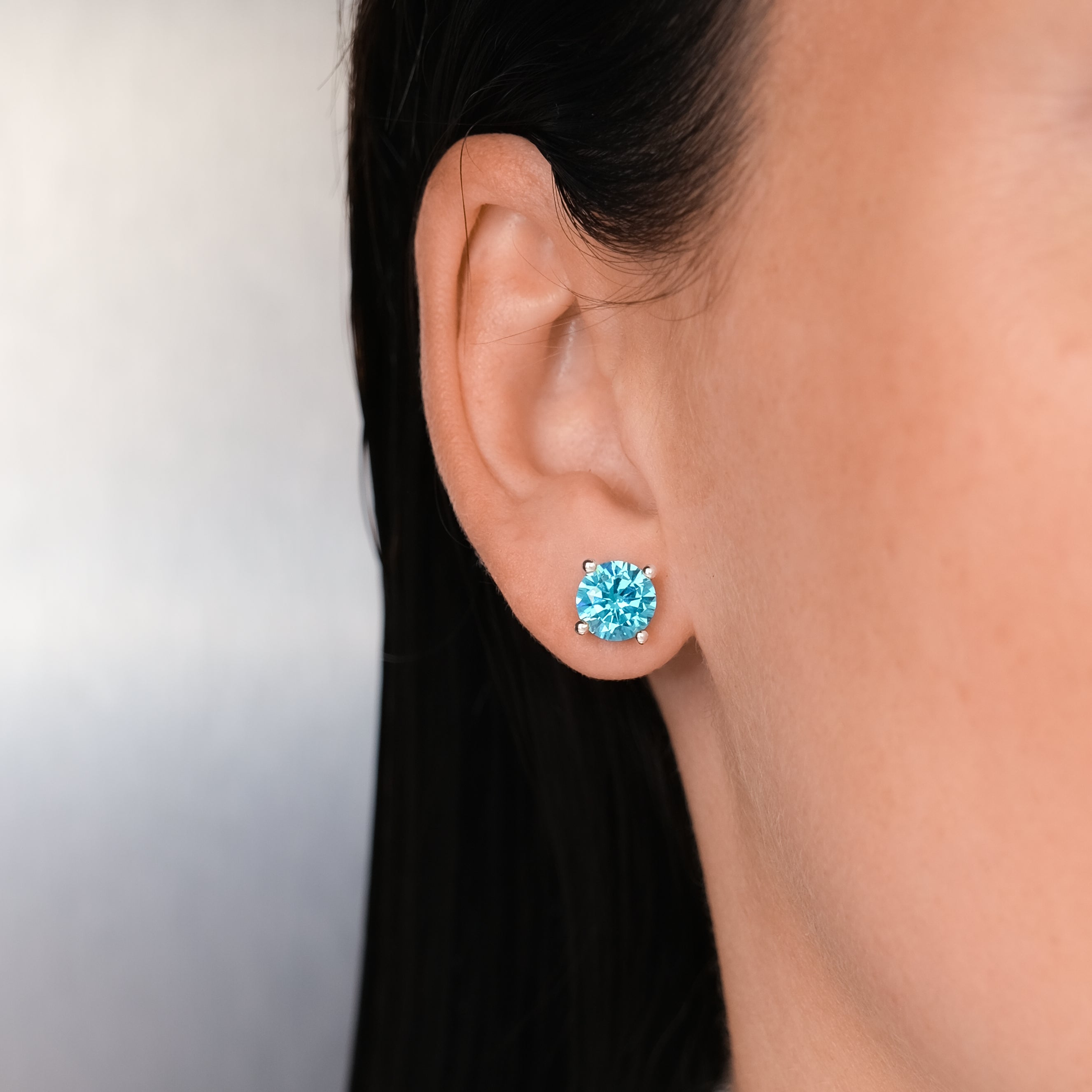 BLUE_DIAMOND_EARSTUD_SILVER_EAR