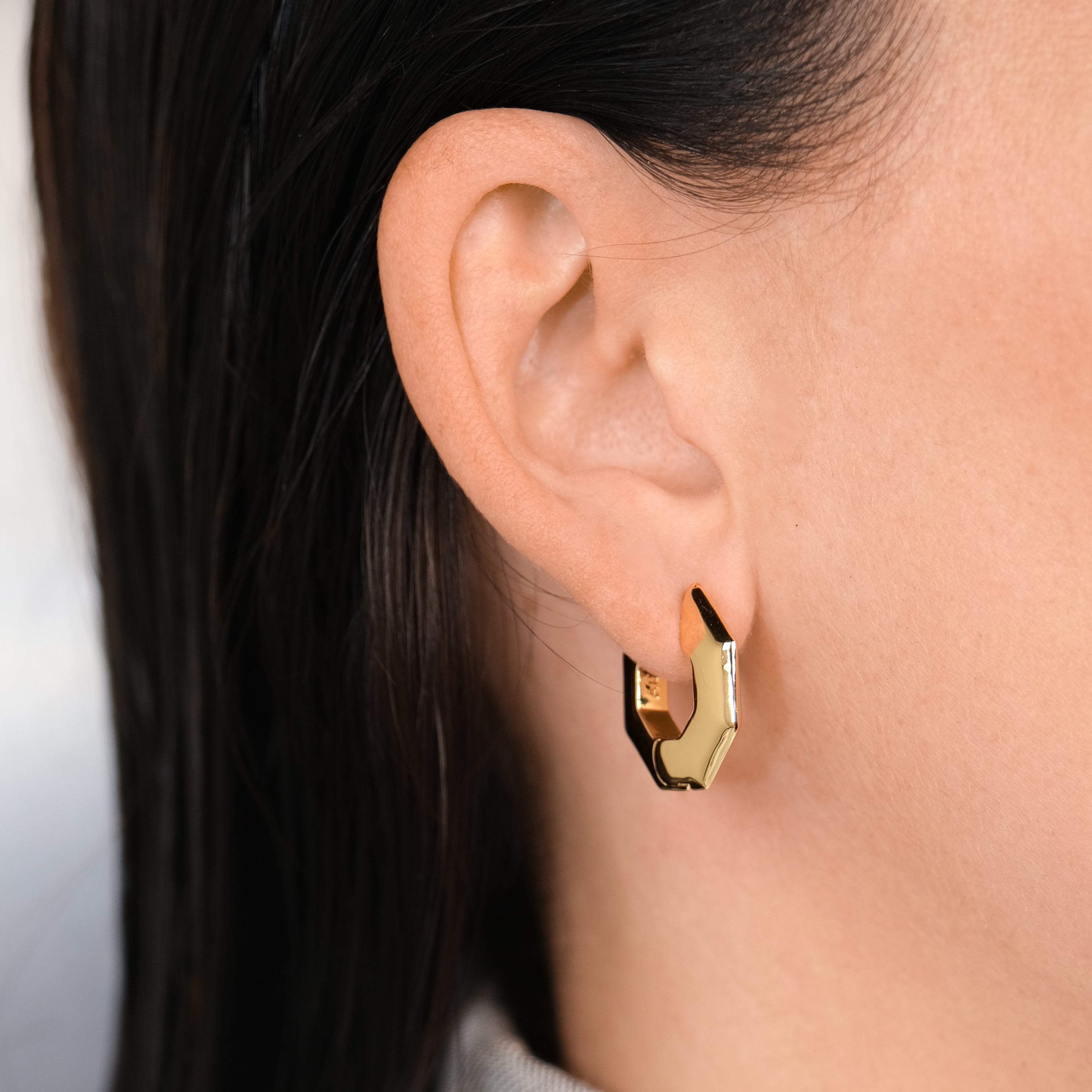 BOY_EARRING_GOLD_EAR