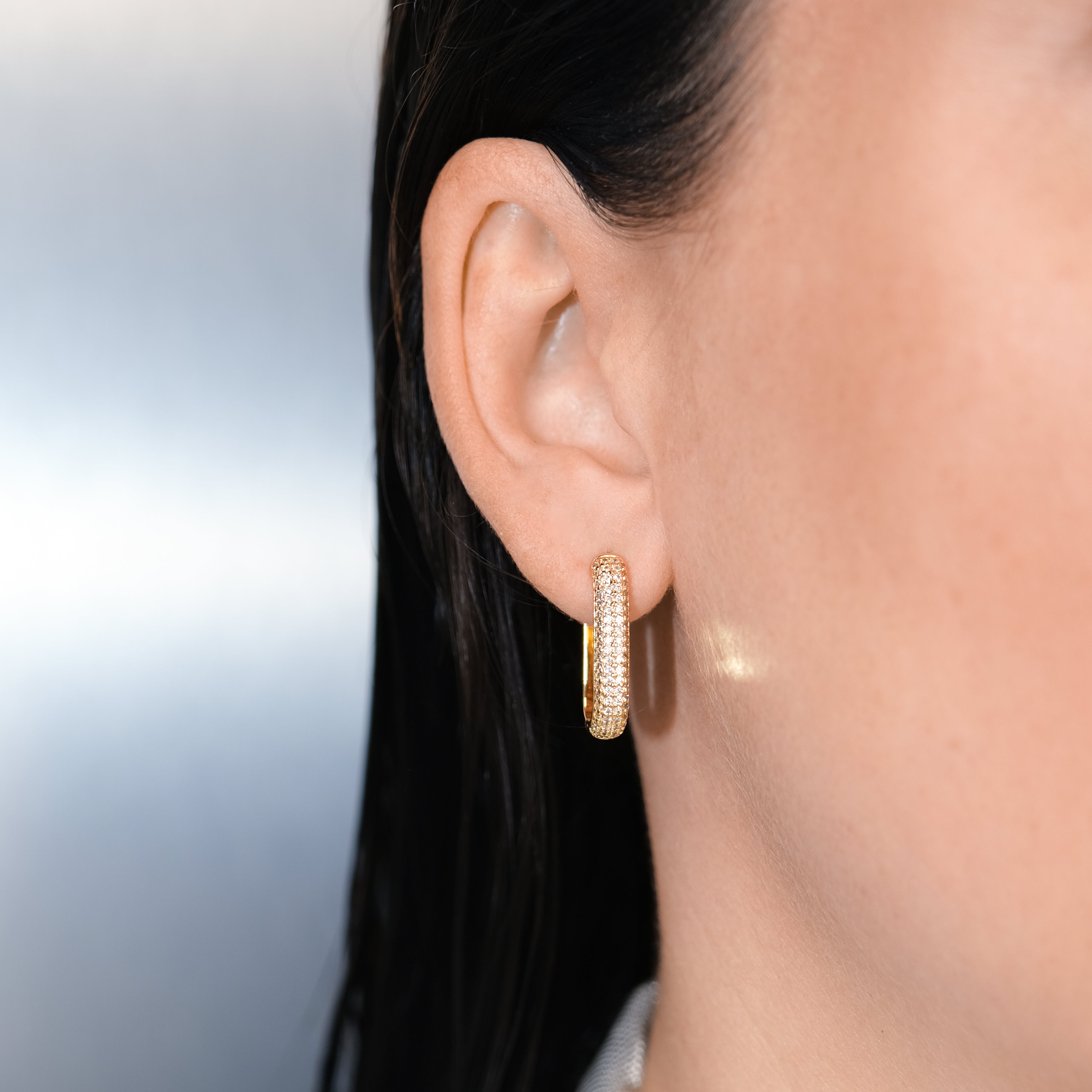 ICE_SHORT_DIAMOND_EARRING_GOLD_EAR