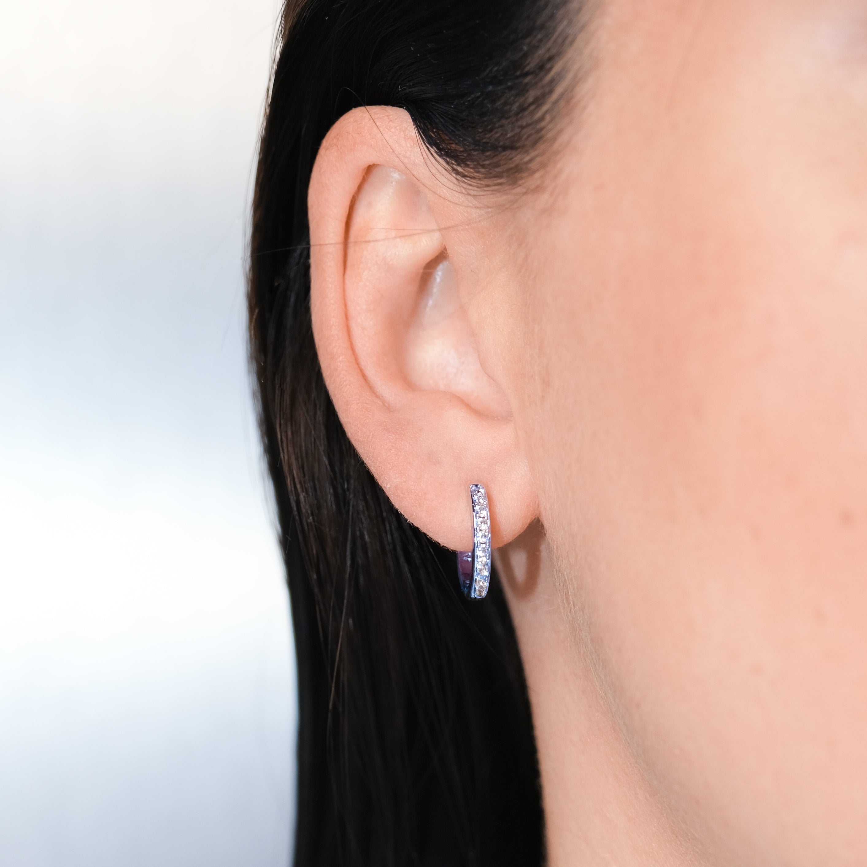 IVY_S_EARRING_BLUE_EAR