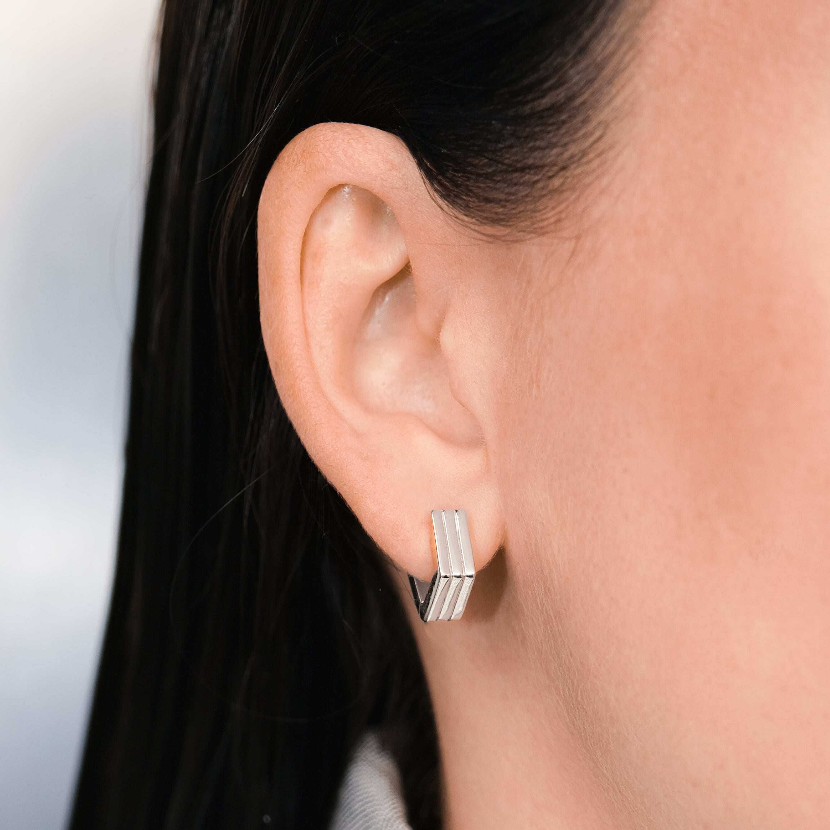 MAY_EARRING_SILVER_EAR